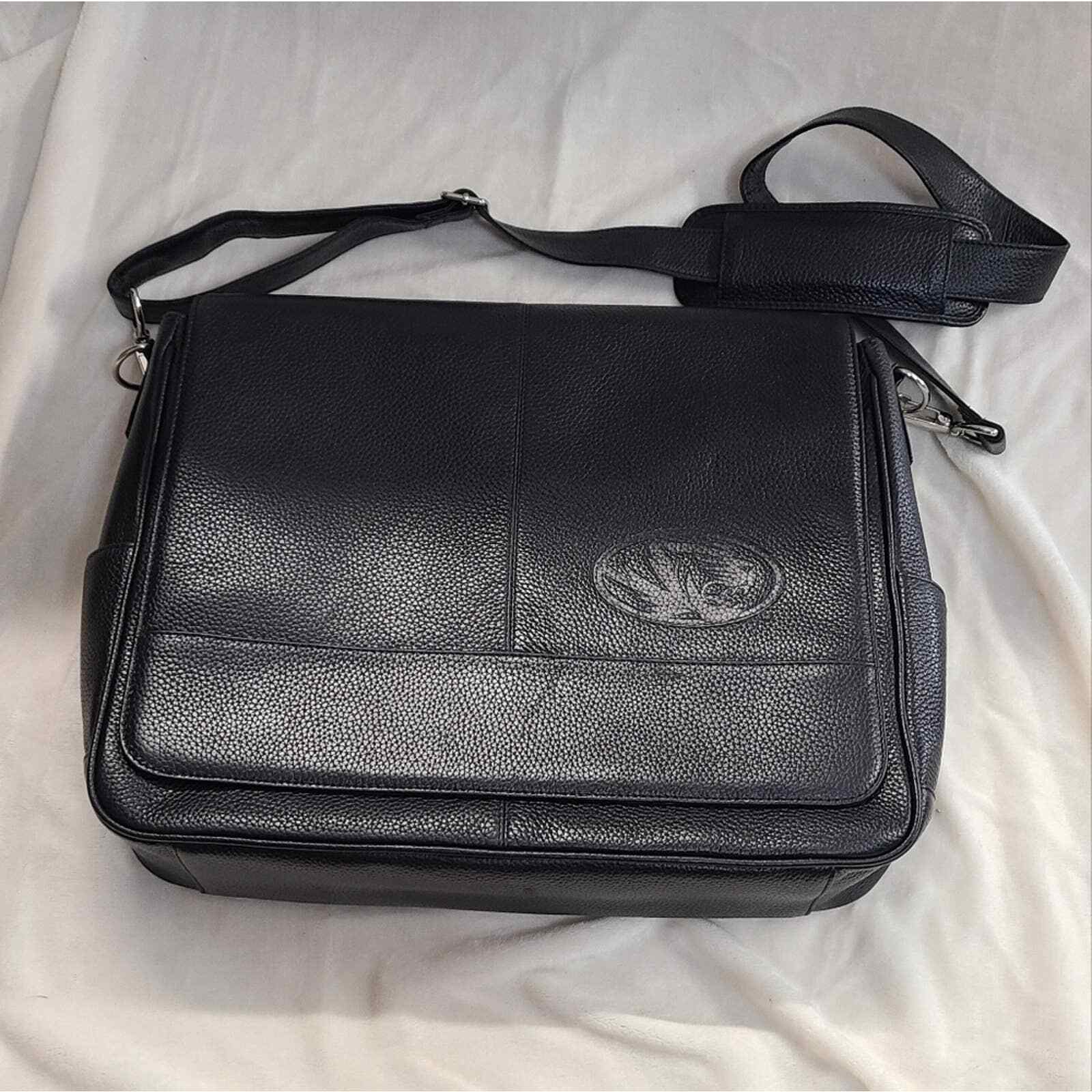 Royce New York Black Pebbled Leather Laptop Bag