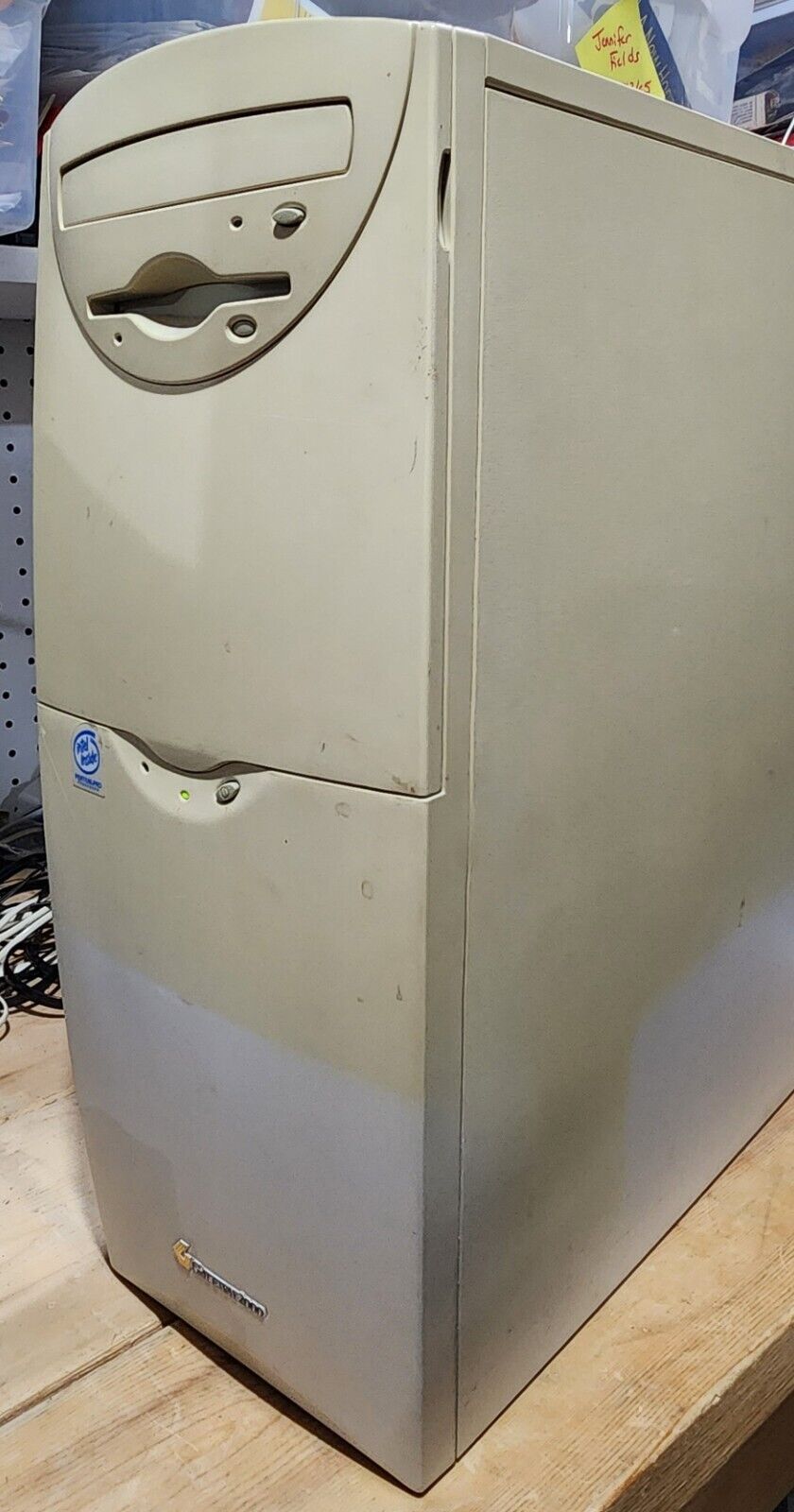 Rare Vintage G6-200 Gateway 2000 Pentium Pro  Computer with WIN 98  PLEASE READ