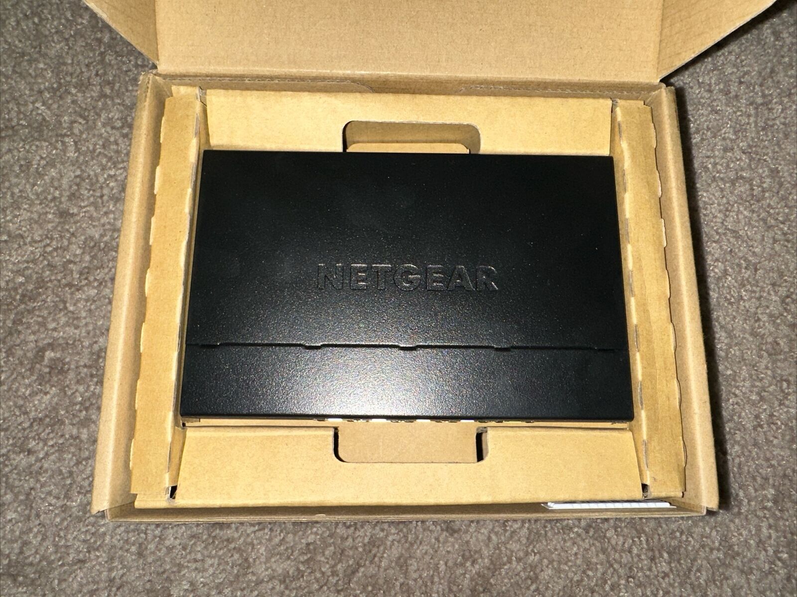 NETGEAR MS305 MS305-100NAS Netgear 5-Port Multi-Gigabit 2.5G Ethernet