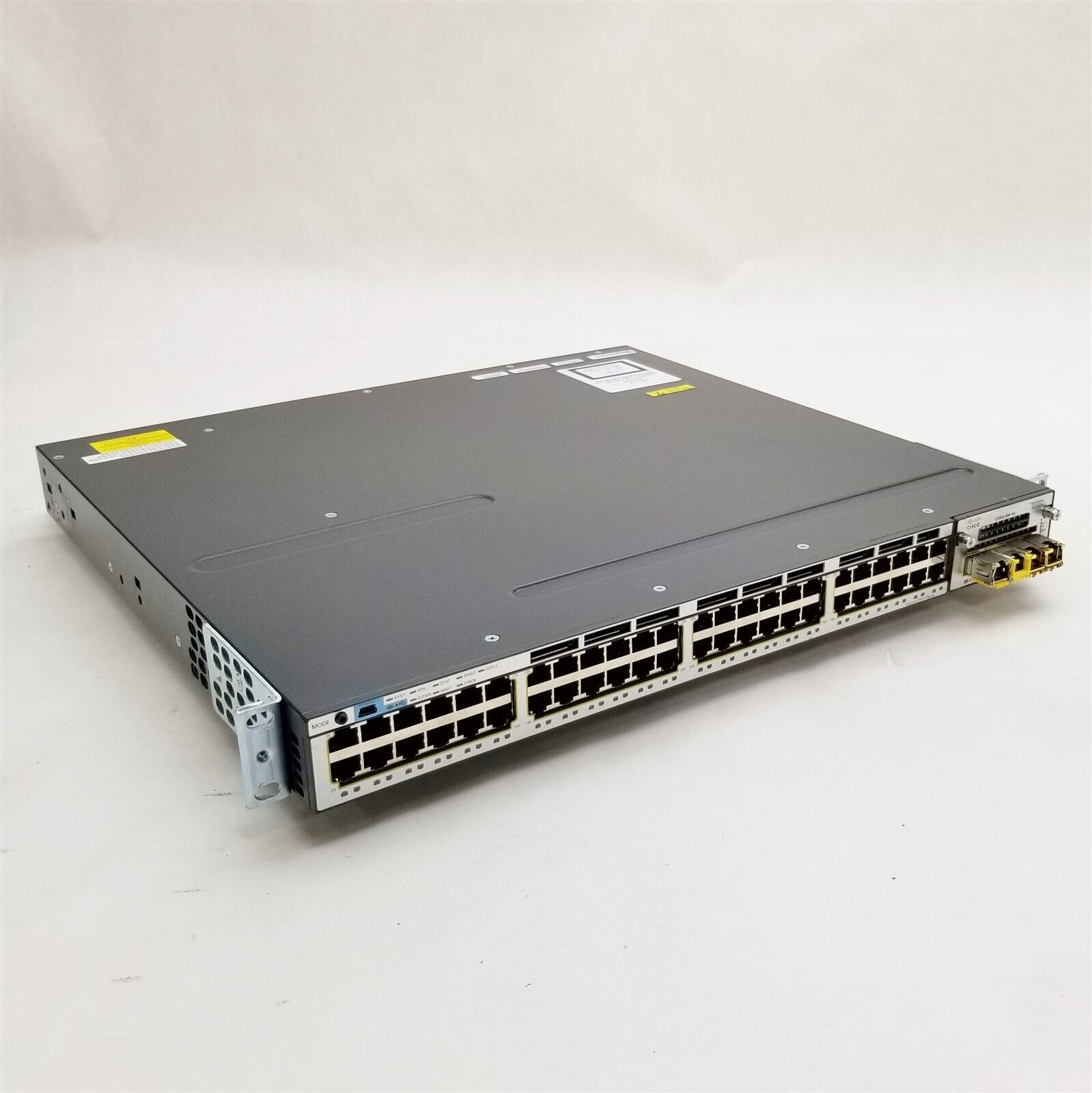 Cisco Catalyst WS-C3750X-48T-S V04 48-Port Gigabit Switch w/C3KX-NM-1G Module