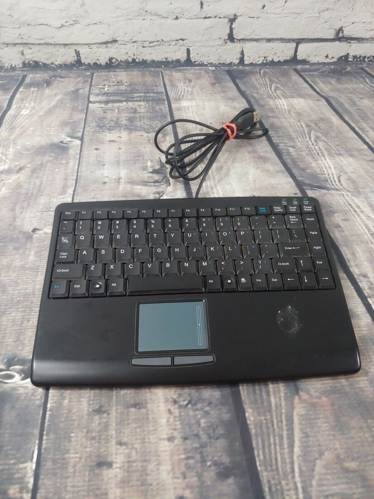 Adesso AKB-410UB SlimTouch USB Mini Keyboard with Touchpad