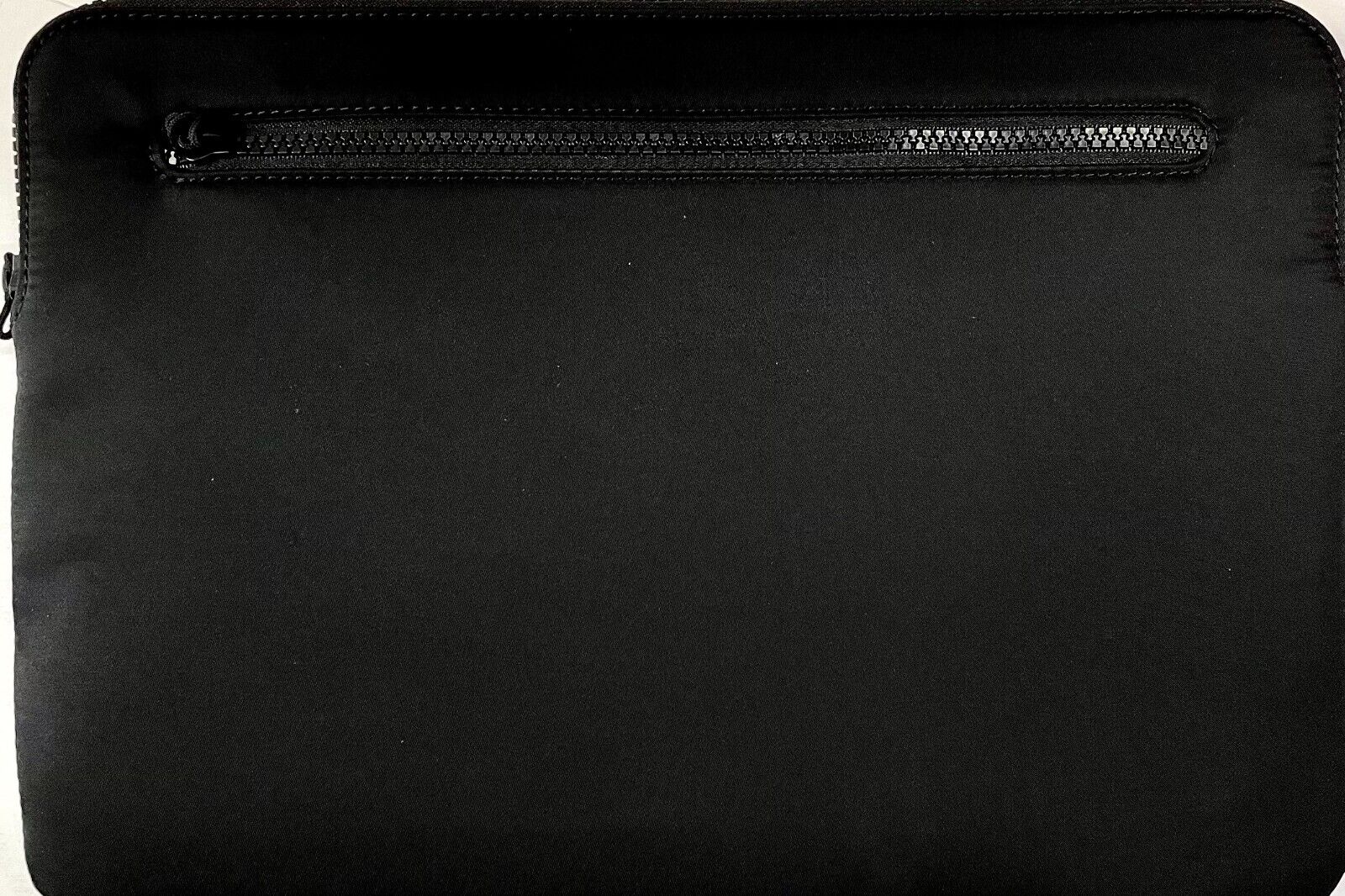 Incase Compact Sleeve in Flight Nylon for 13-inch MacBook Laptop