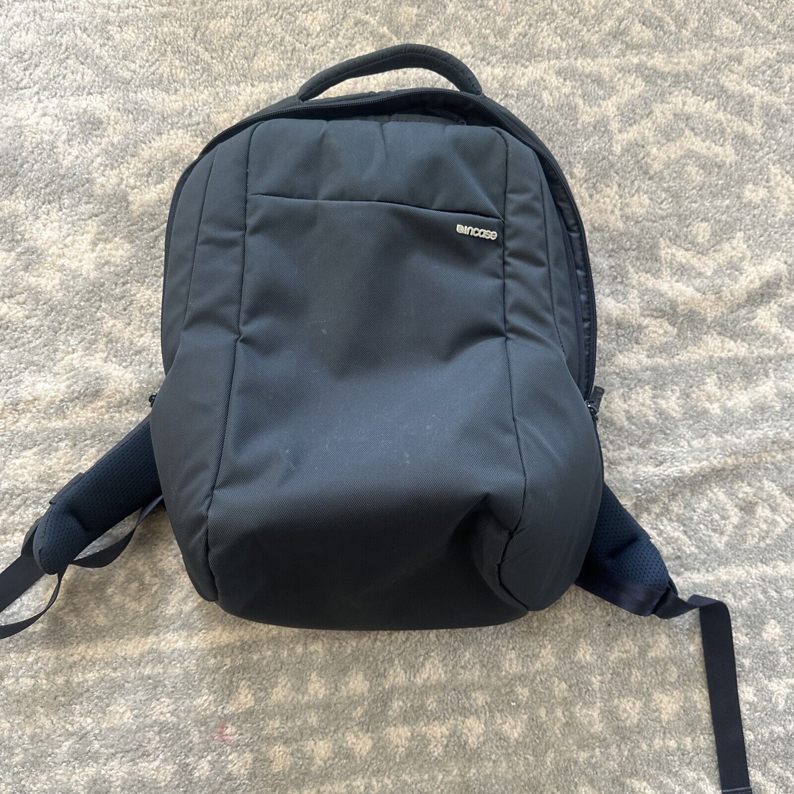 Incase Icon Slim backpack