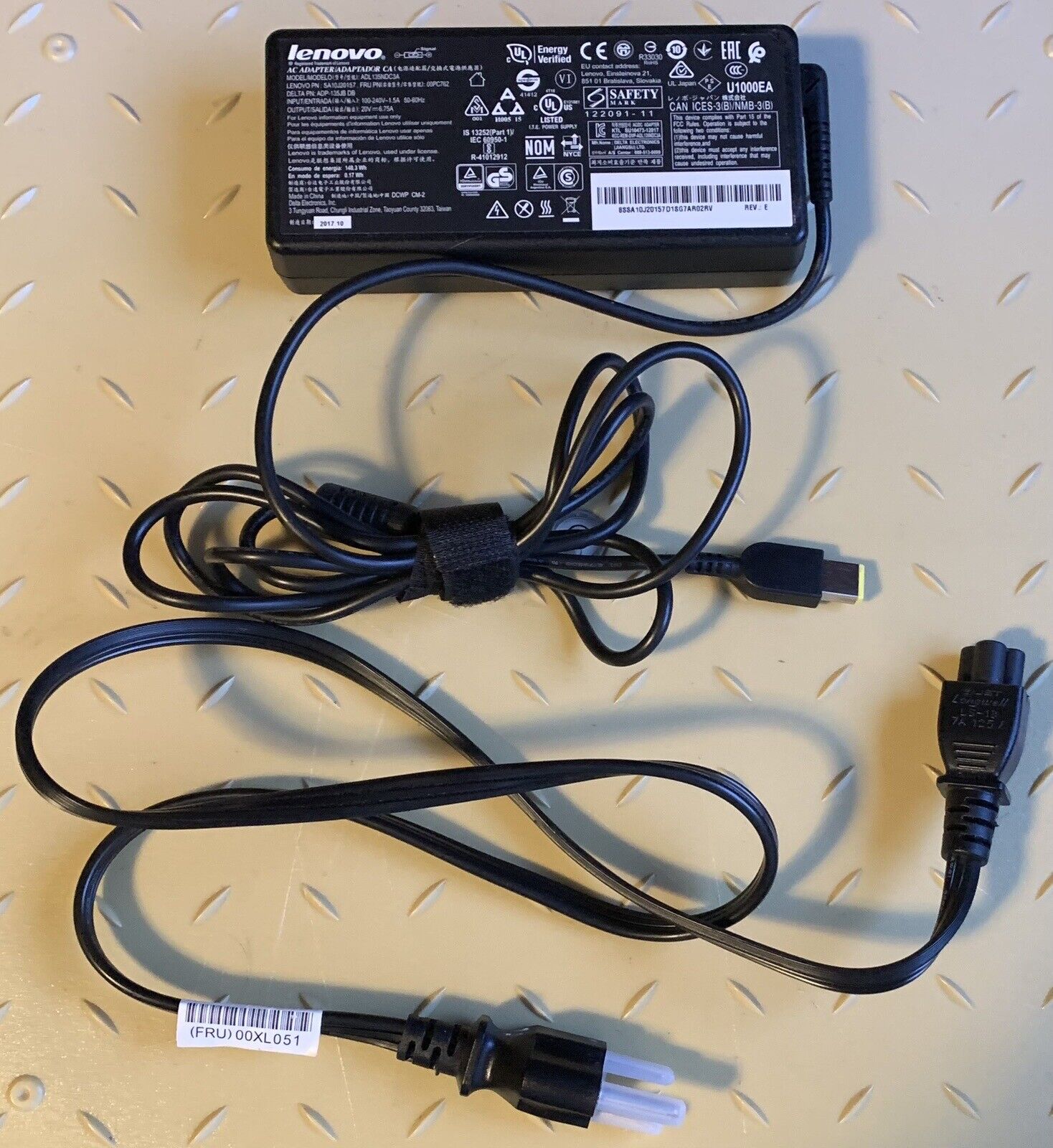 Genuine Lenovo 135W AC Adapter Charger Power Supply 20V 6.75A ADL135NCC3A