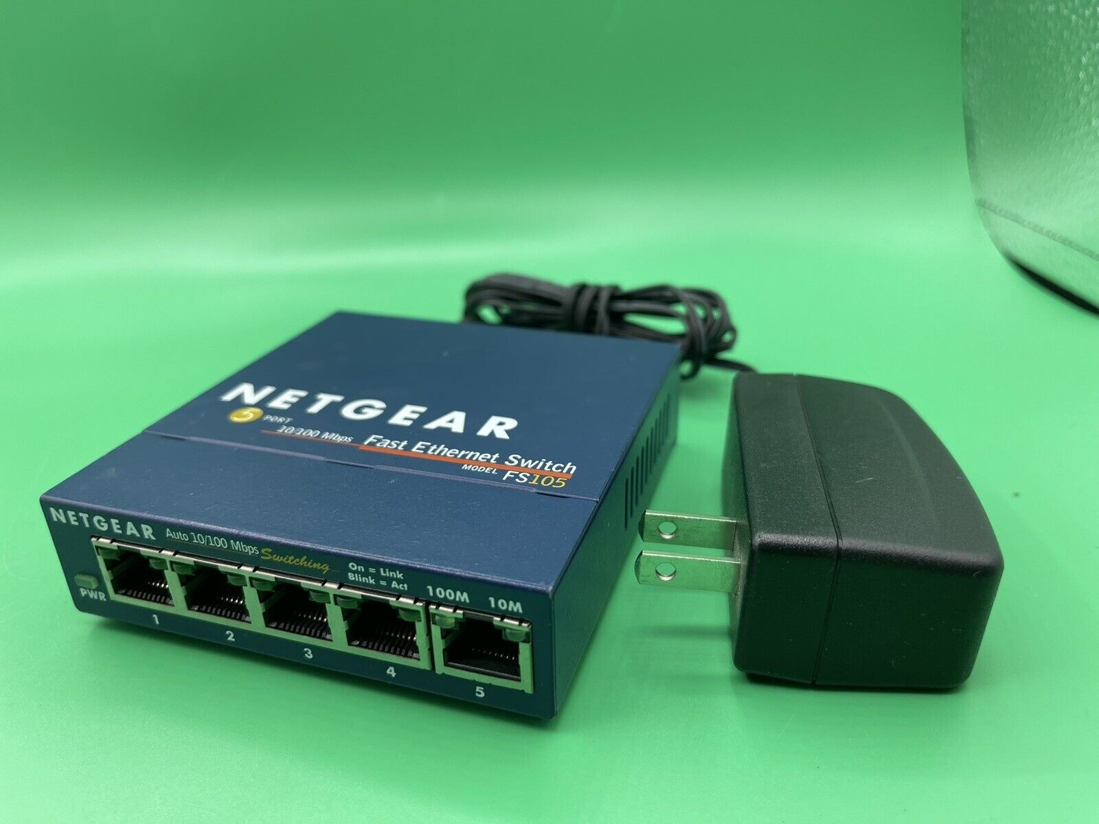 NETGEAR PROSAFE FS105 5-Port Gigabit Ethernet Switch