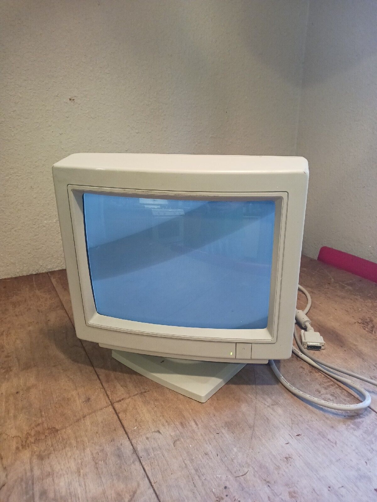 Vintage Apple M9102LL/B Performa Plus Display Computer Monitor Screen
