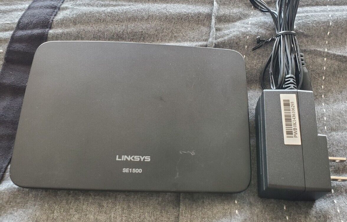 Cisco Linksys SE1500 5-Port Ethernet Switch & Power Adapter