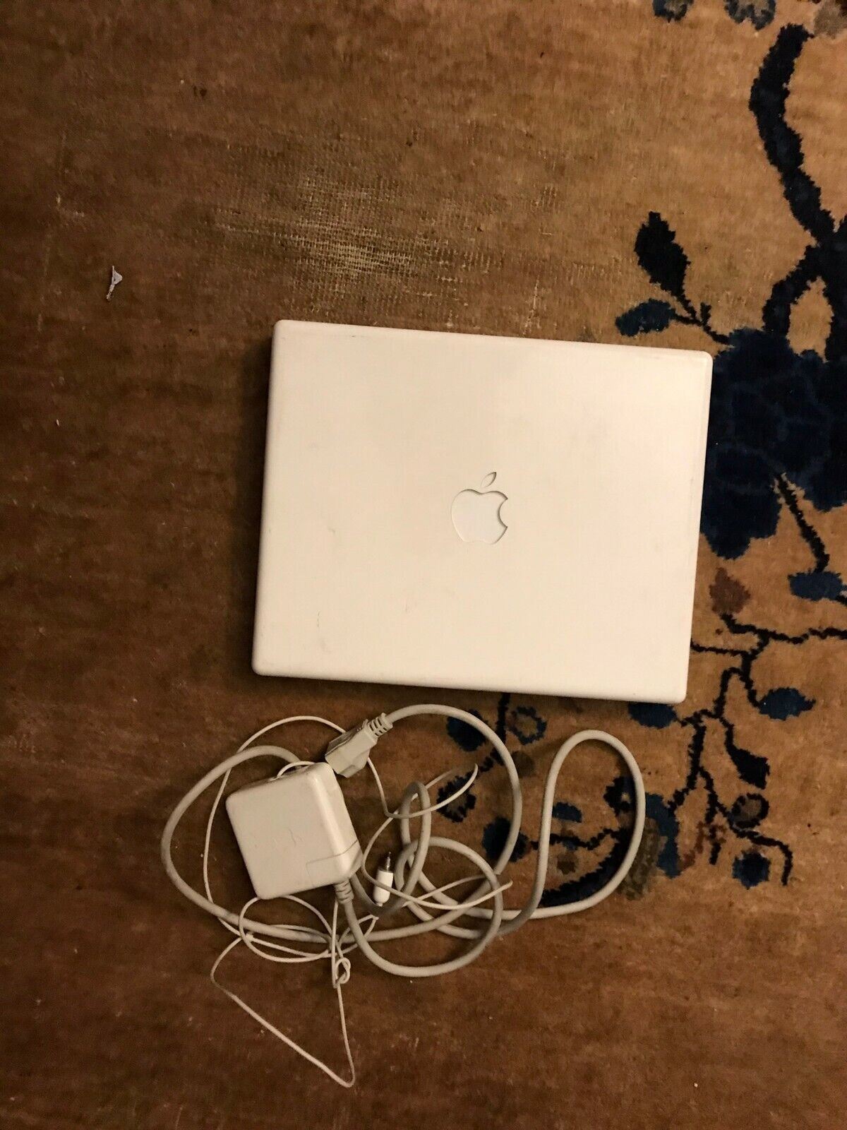 Apple iBook G4 Laptop A1054 (2003) as is ***Read