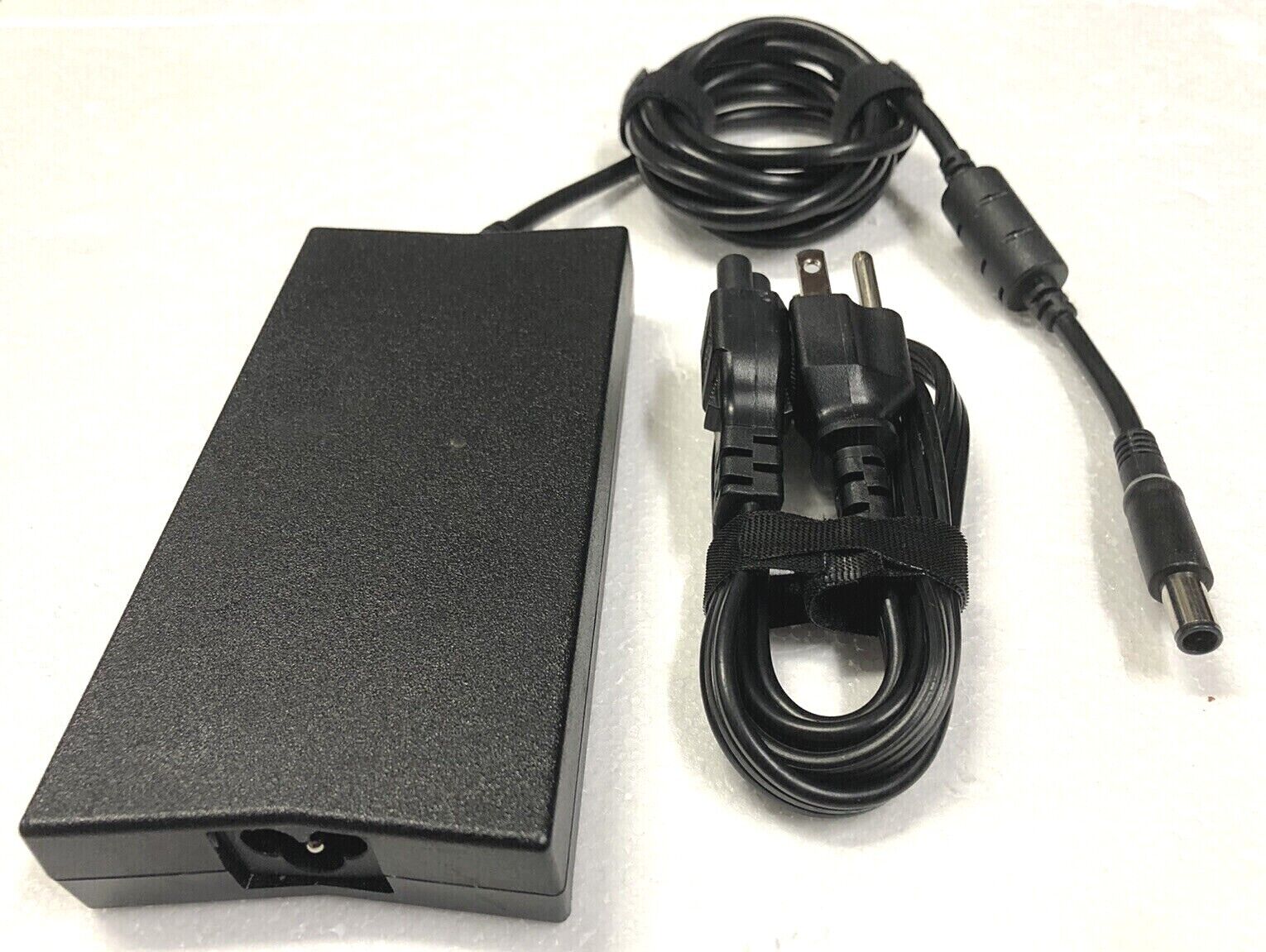 Genuine  Dell 130w Docking Station AC Charger Dell - 130w Power Brick + C5 CORD