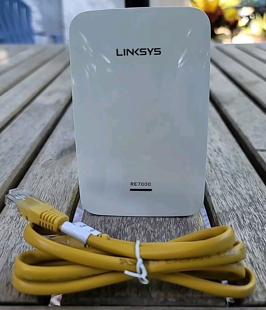 Linksys RE7000 V2 Max-Stream AC1900+ Wi-Fi Range Extender.