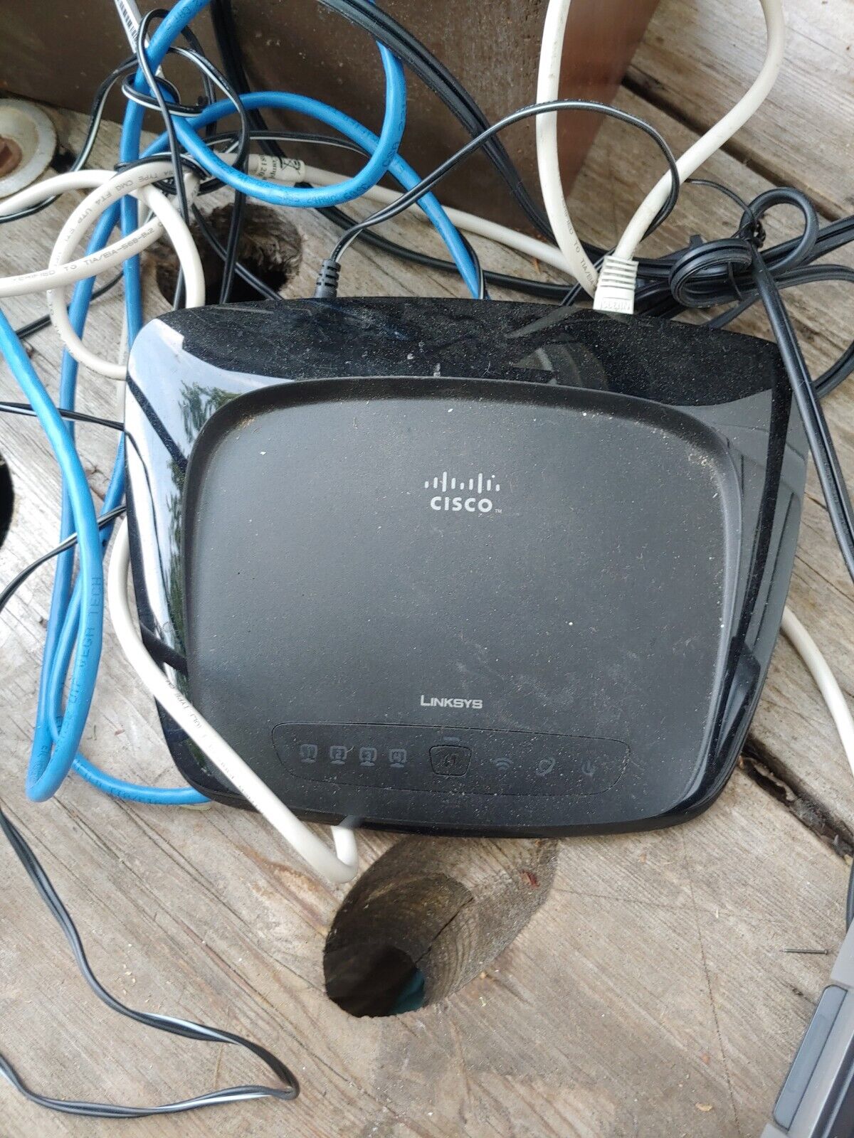 Cisco Linksys WRT54G2 v1 54 Mbps 4-Port 10/100 Wireless G Broadband Router