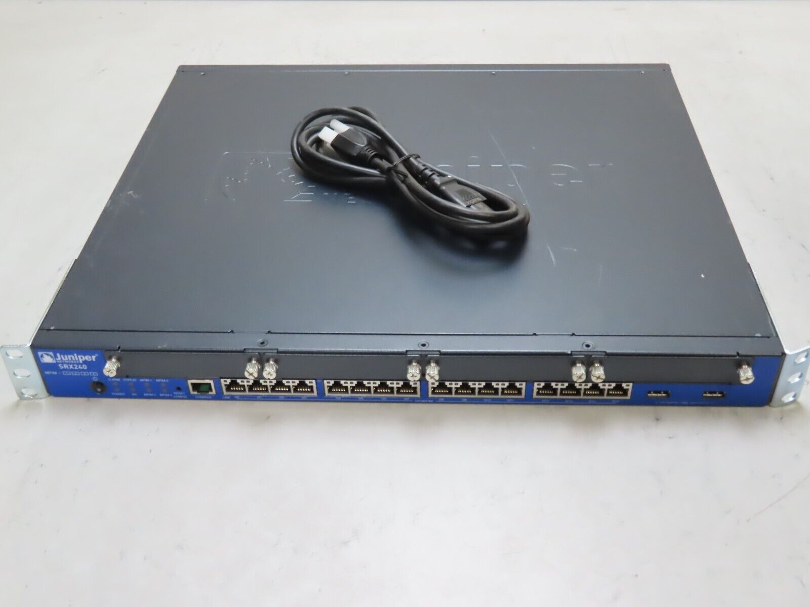 Juniper Networks SRX240 Secure Services Gateway 16 PoE Ports