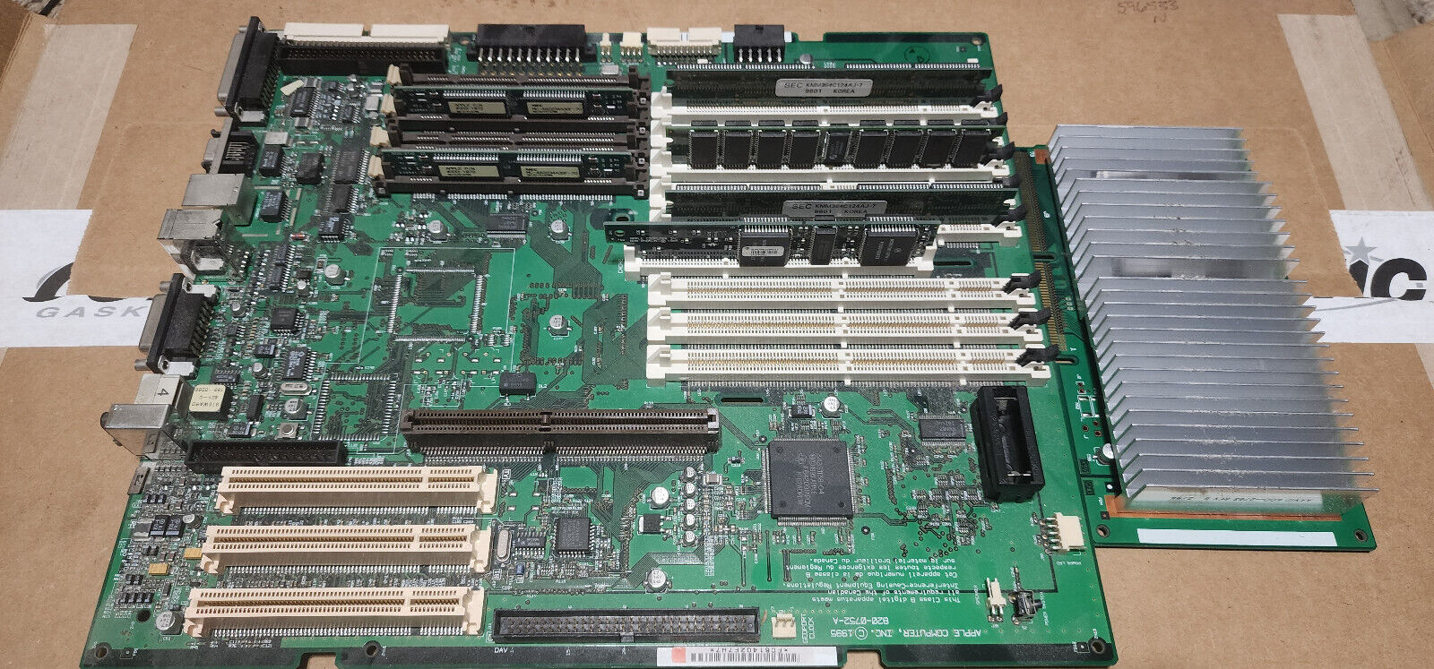 Apple Computer Motherboard 820-0752-A + CPU + AV Box + RAM + stuff
