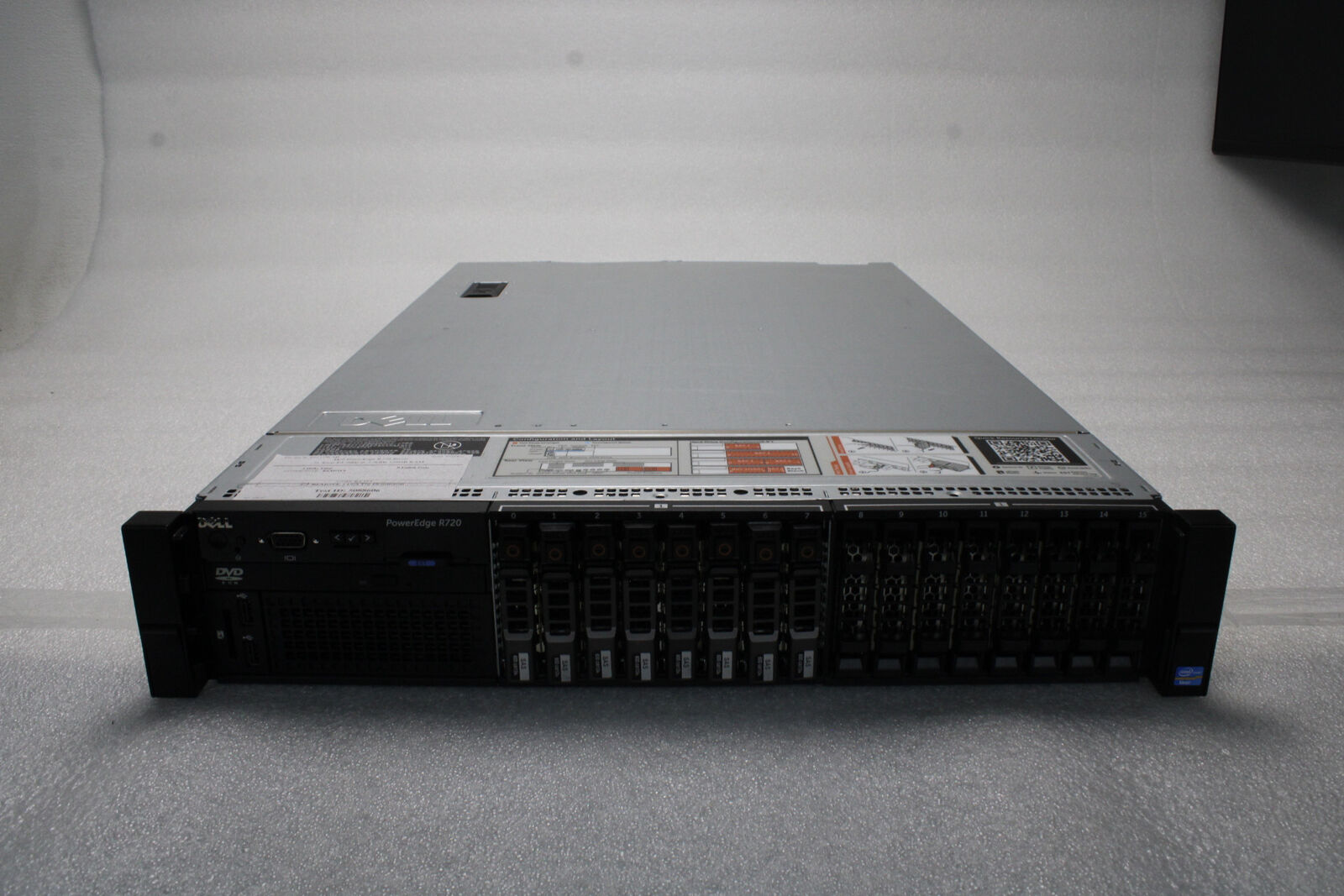Dell PowerEdge R720 2U Server BOOTS 2x Xeon E5-2660 2.2GHz 128GB RAM NO HDDs