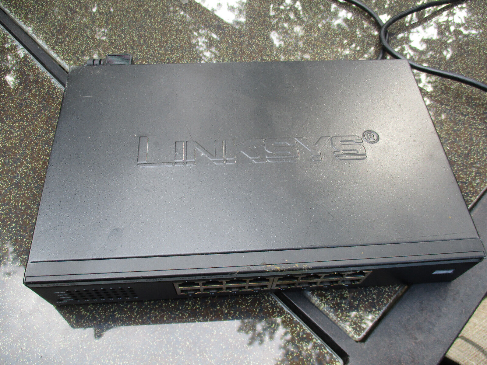 Cisco-Linksys EF4116 EtherFast 4116 16-Port 10/100 Ethernet Switch w/Power
