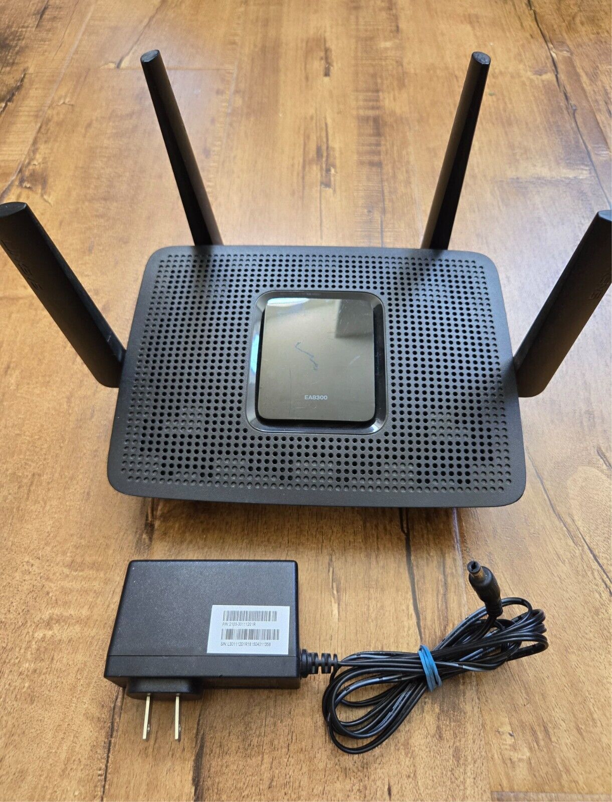 Linksys EA8300 Max-Stream AC2200 Mu-Mimo Tri-Band Wireless Router