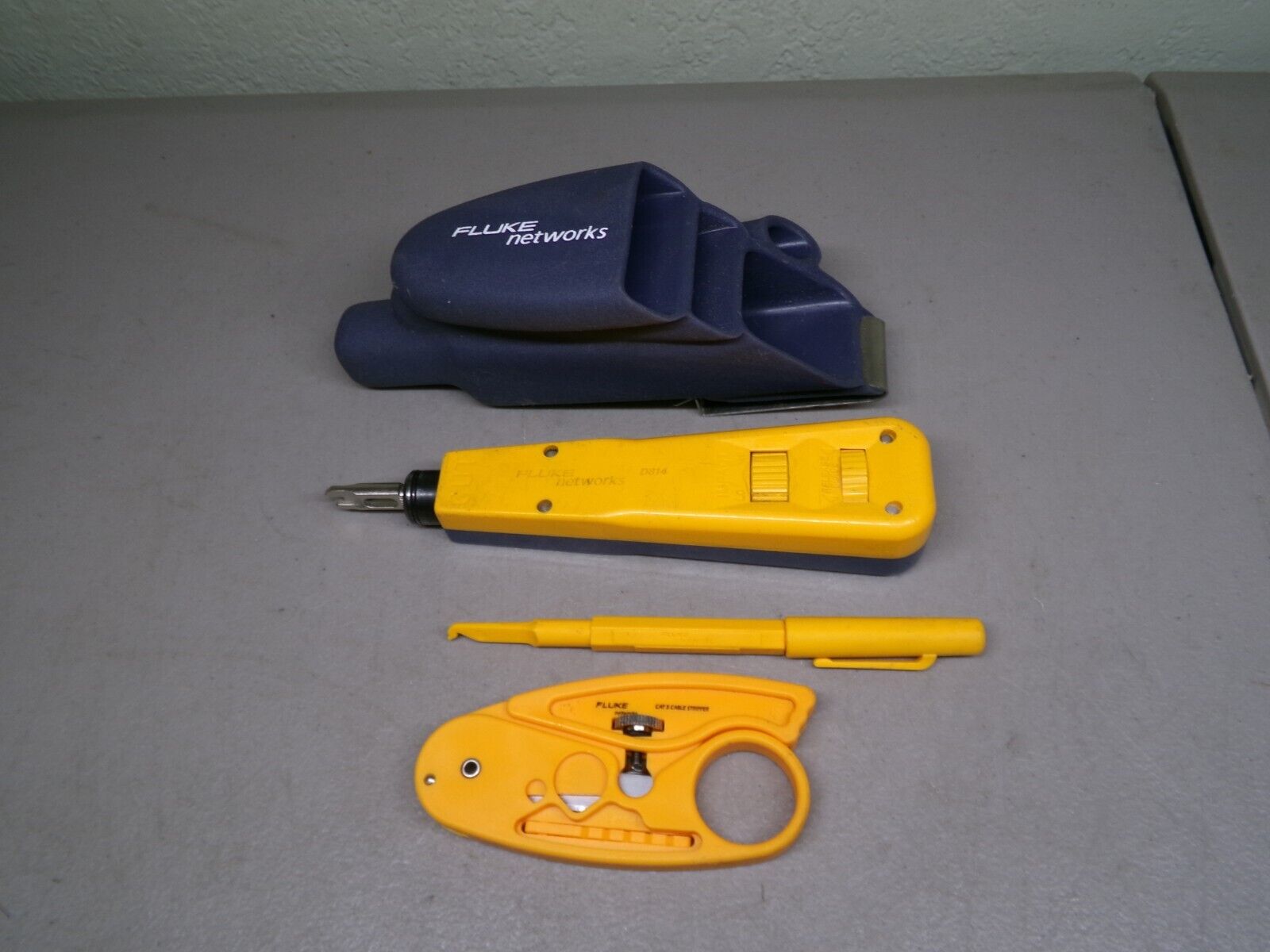 FLUKE NETWORKS D814 IMPACT PUNCHDOWN TOOL SNIPS CUTTER W/CARRY POUCH