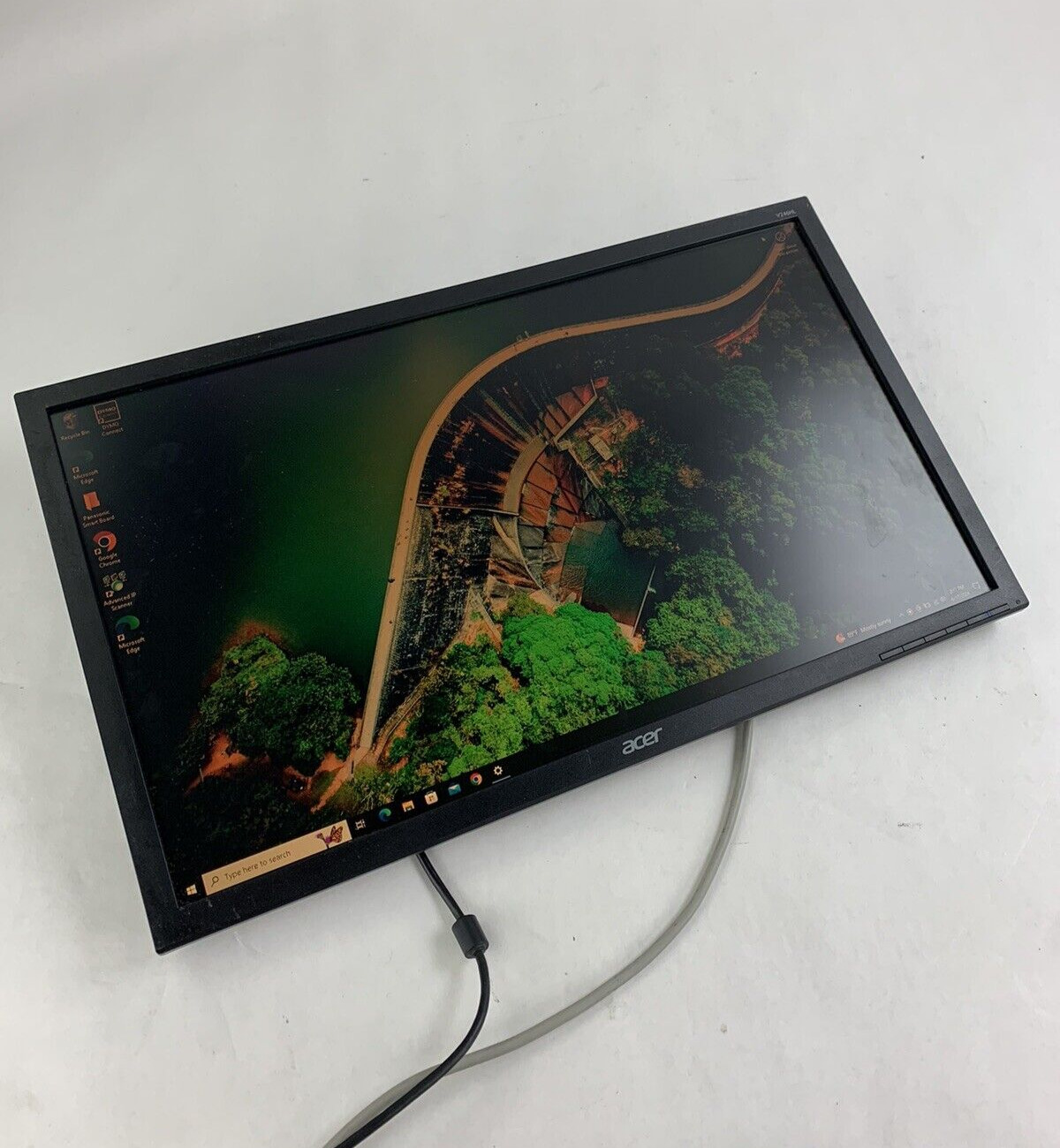 Acer V246HL Black 24 in Full HD Widescreen LED Backlight LCD Monitor