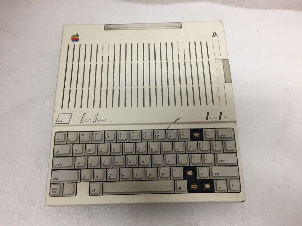 Apple IIc A2S4000 Vintage Computer { UNTESTED }