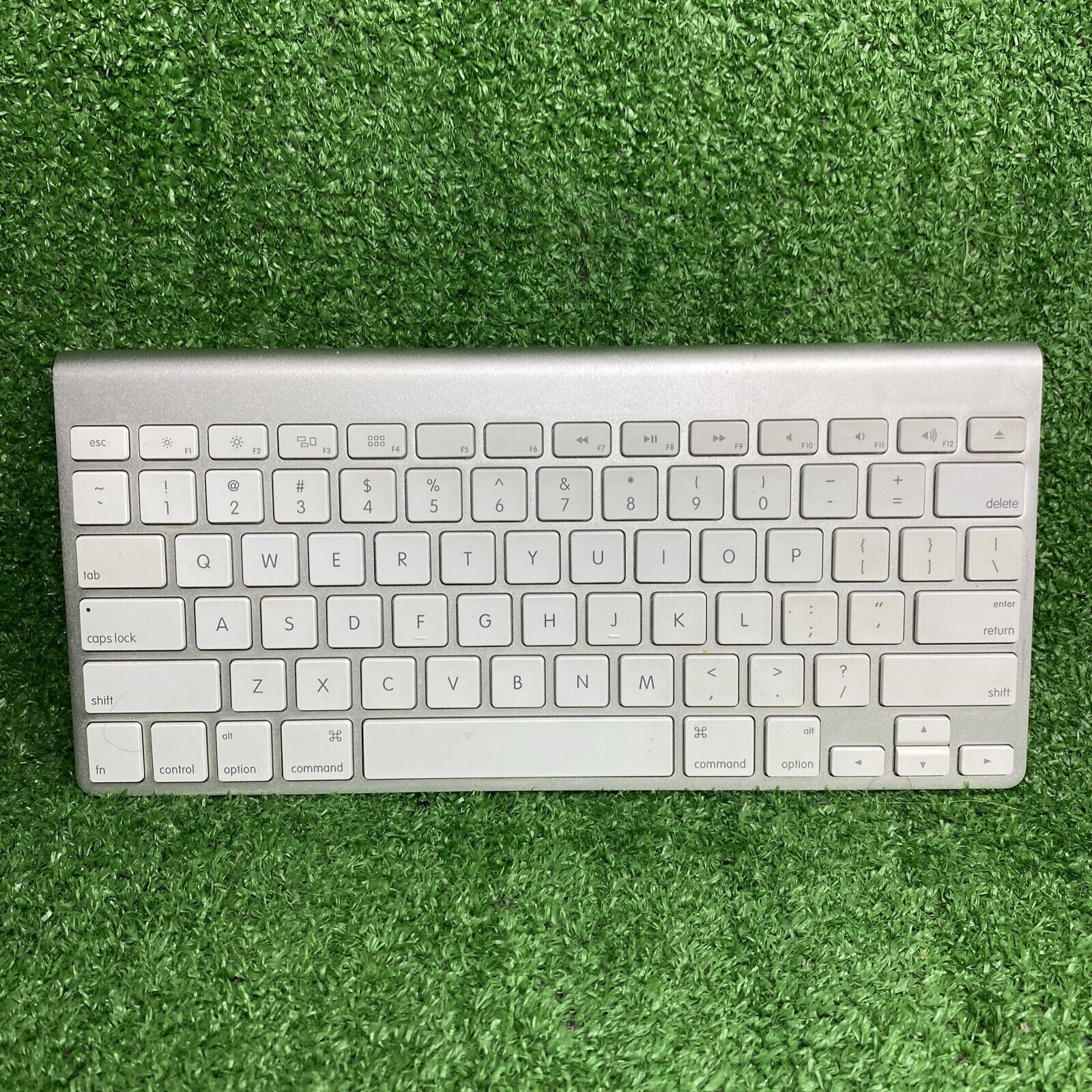Apple A1314 Bluetooth Wireless Silver Slim Mini Keyboard laptop iMac USA 