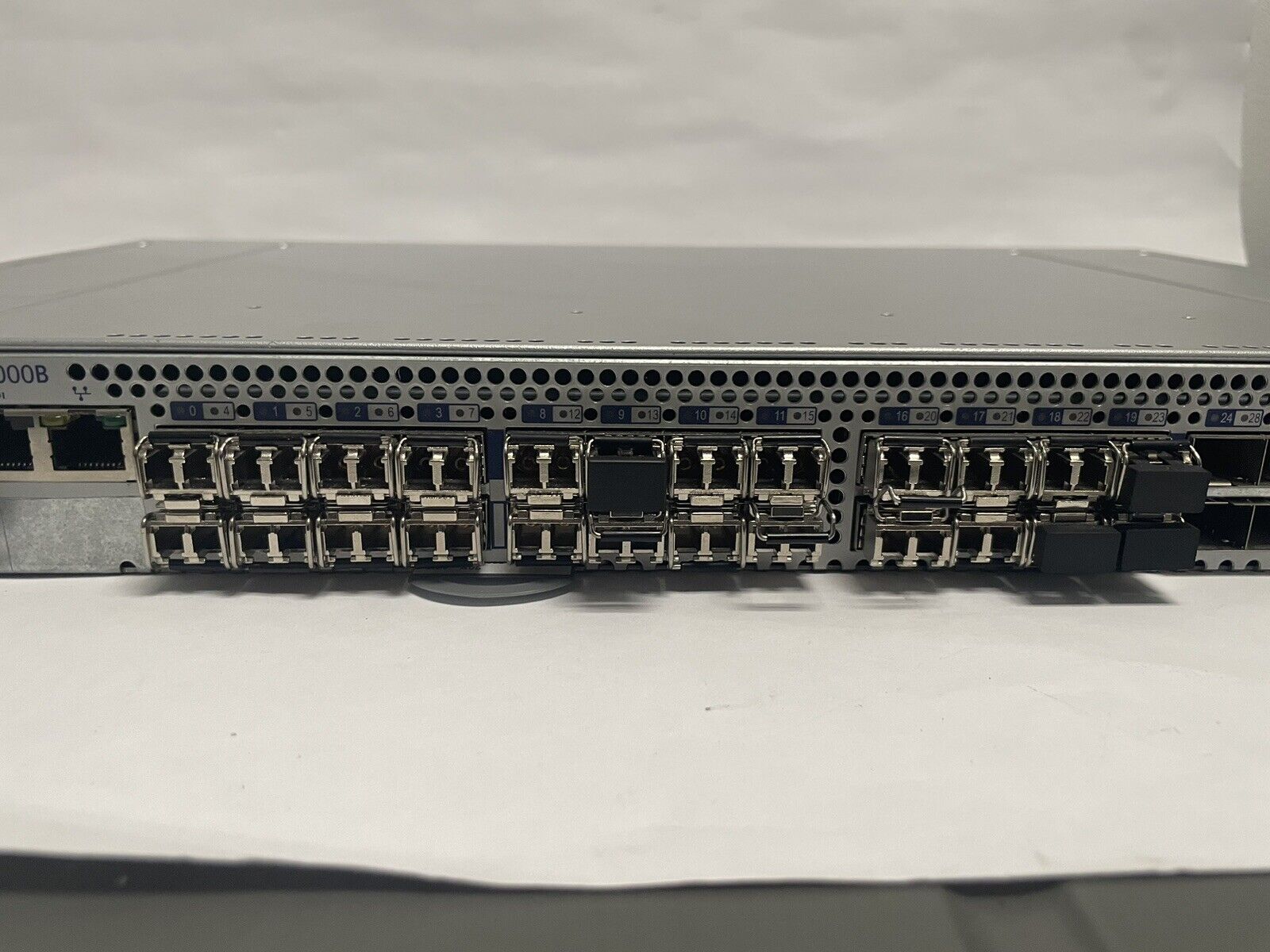 EMC Brocade 5000 DS-5000B 32 Port FC Switch w/ 24 Active Ports   Tested working 