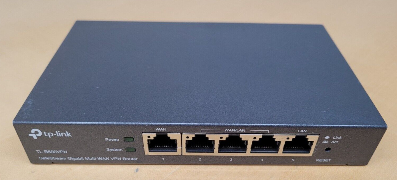 tp-link TL-R600VPN SafeStream GIGABIT MULTI-WAN VPN ROUTER w/ POWER CORD