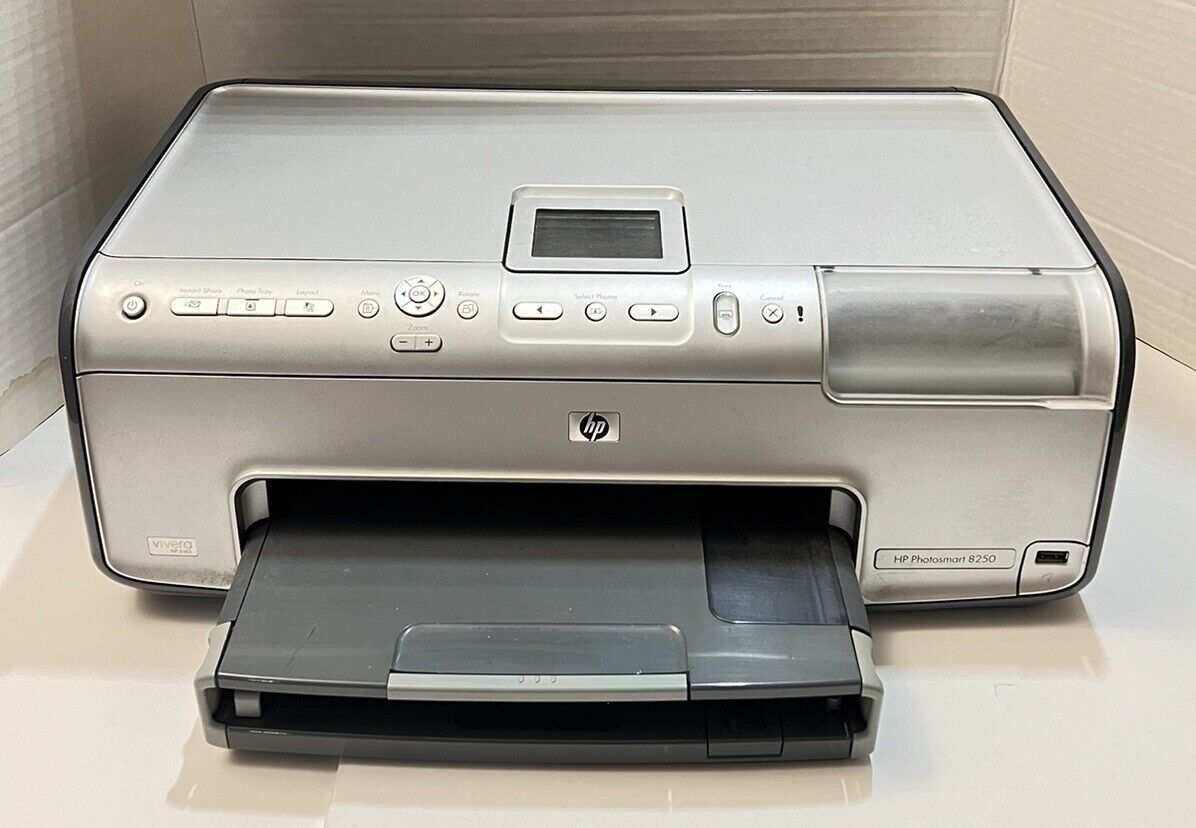 HP Photosmart 8250 Printer. Cleaned/Tested.
