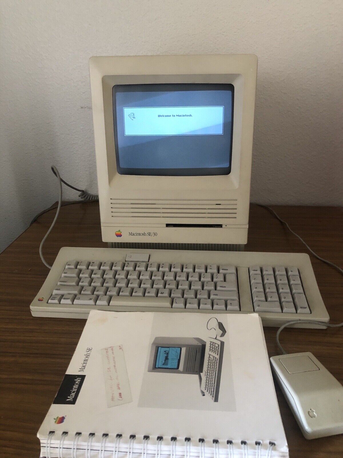 Vintage 1988 Apple Macintosh SE/30 M5119 Computer W/Keyboard & Mouse - WORKING