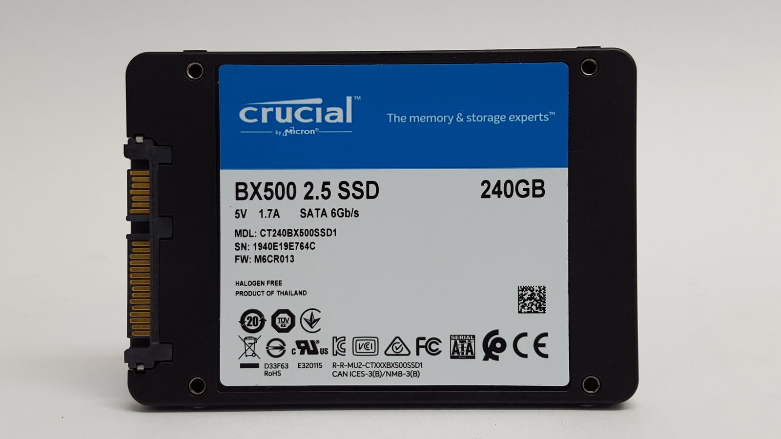 Crucial BX500 CT240BX500SSD1 240 GB SATA III 2.5 in Solid State Drive