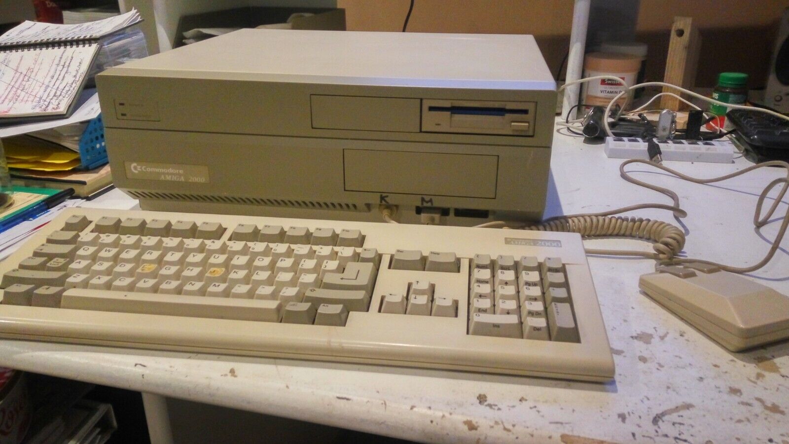 PAL Amiga 2000 fully working  (with non working A2286 as a freebie).