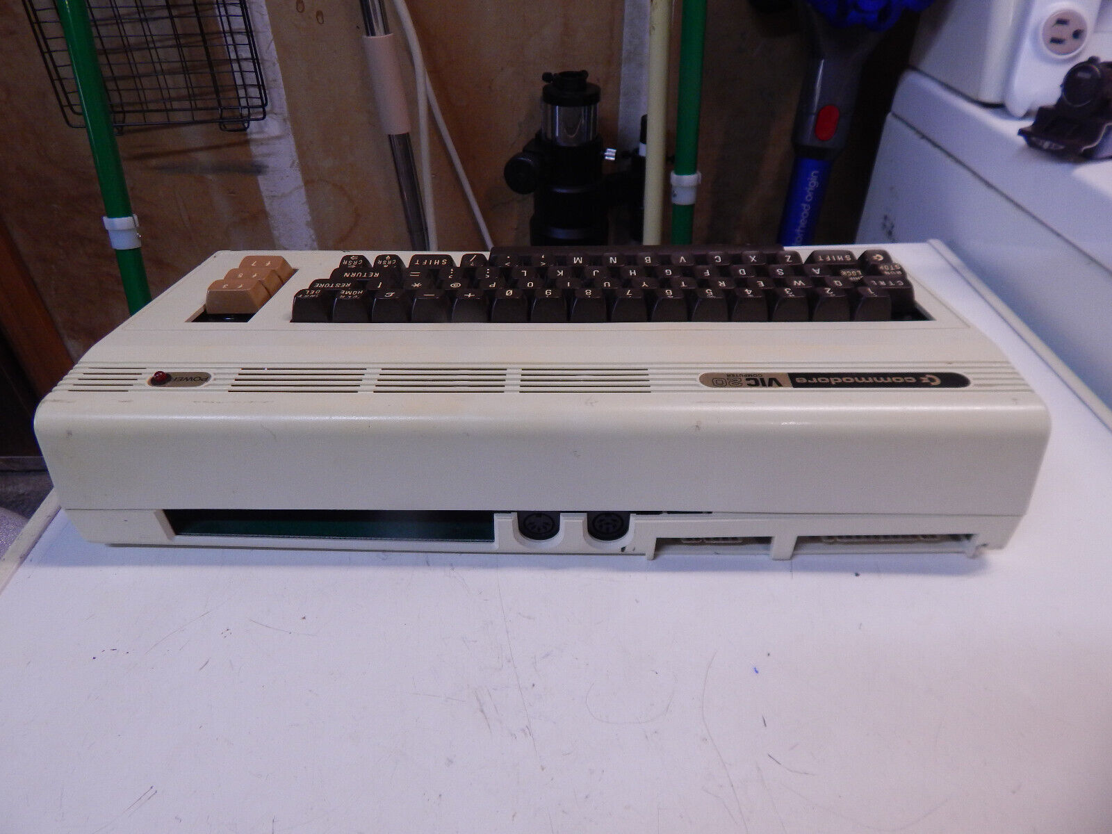 COMMODORE VIC-20 Personal Computer For Parts not working 