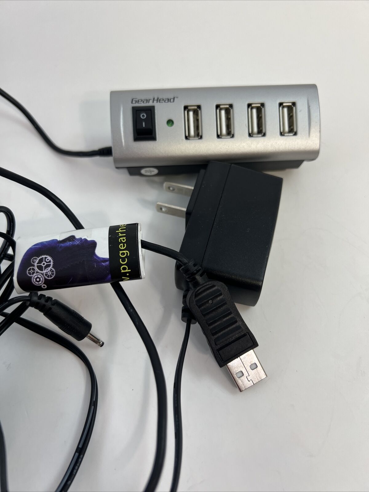 GEAR HEAD Energy Saving 4 Port USB 2.0 Hub w/ AC Adapter UH5500ESP