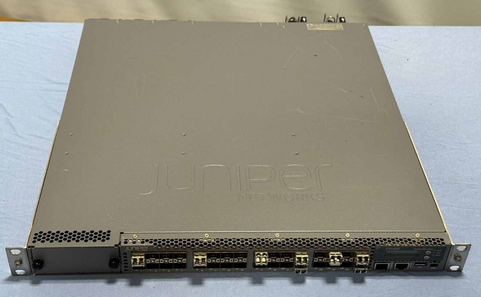 Juniper Networks EX4550-32F 32x 100M/1GBASE-T/10GBASE-T Port Switch with 2x PSU
