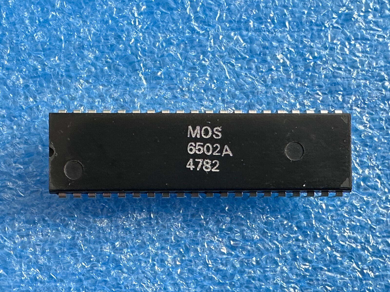 Mos 6502 (1 X) CPU for Commodore VIC-20/1541 / Apple III/Oric-1/ Acorn #47 82