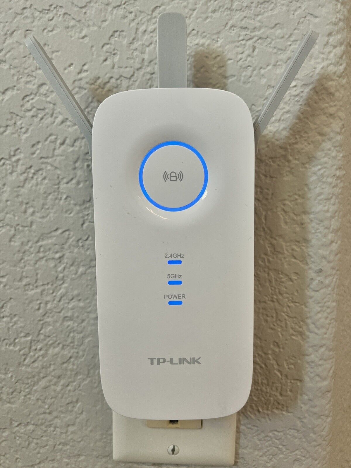 TP link AC1200 WiFi Range Extender (5GHz And 2.4 GHz) - Up To 867 Mbps (RE355)