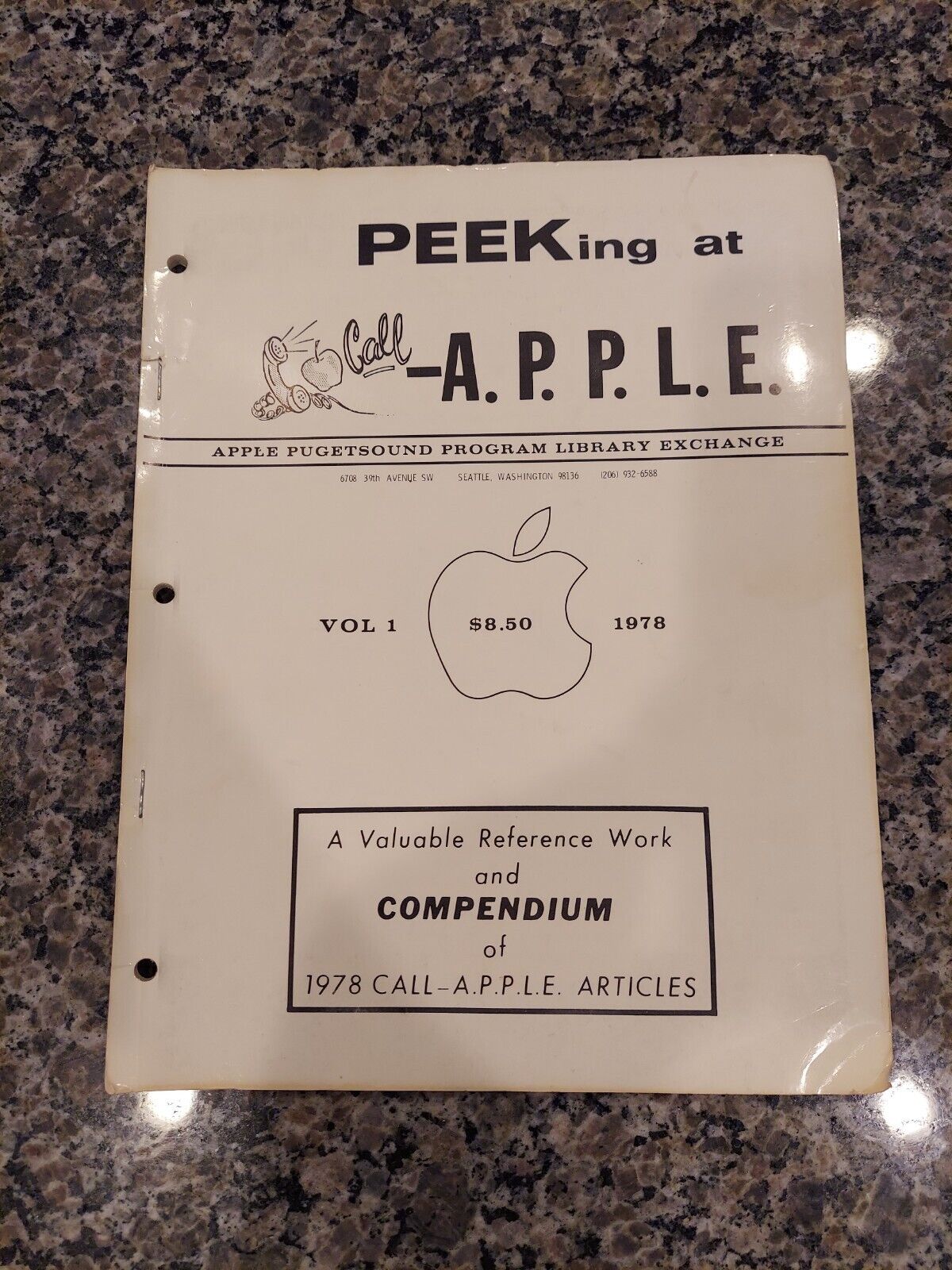 VINTAGE RARE 1978 PEEKing At Call A.P.P.L.E Vol 1  FIRST ISSUE Macintosh Apple