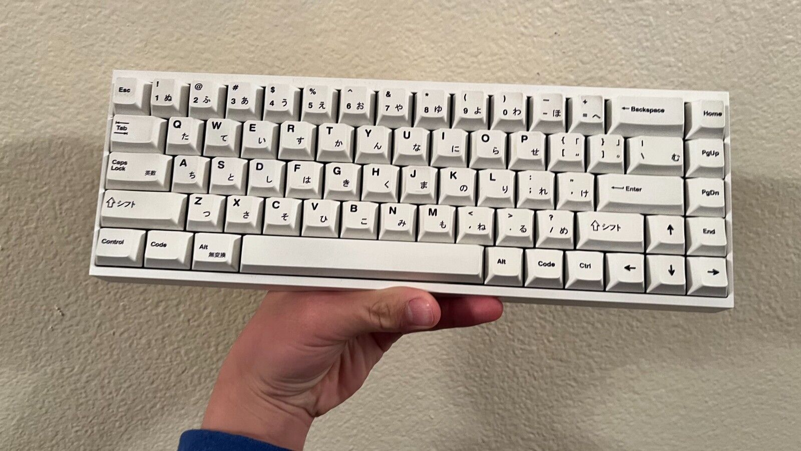custom mechanical keyboard 65, white aluminum case, katakana keycaps