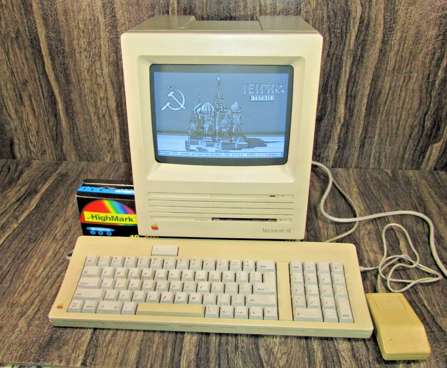 1986 Apple Macintosh SE Model M5011 1 Mb Ram 800K Drive Vintage Working Computer