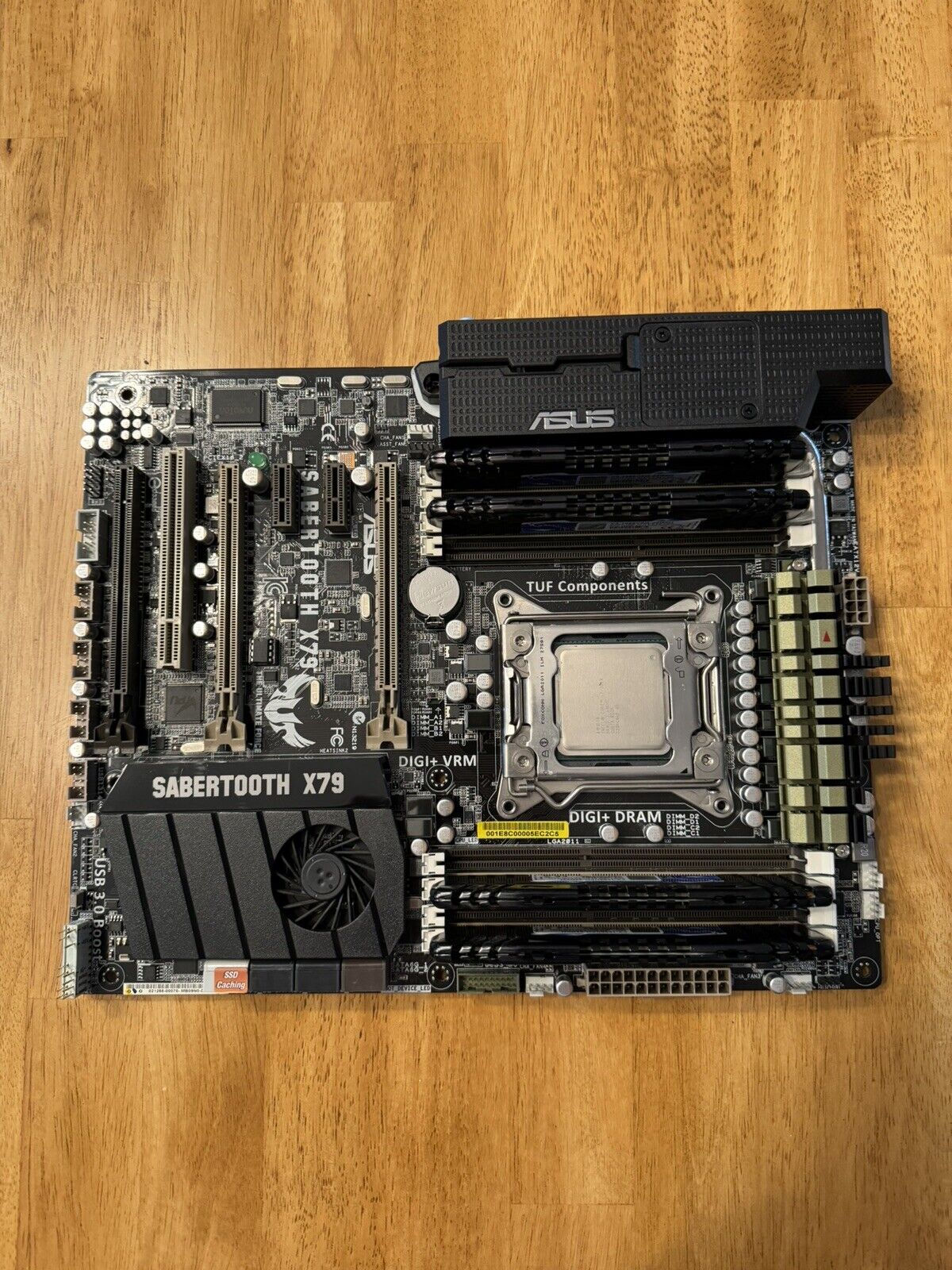 ASUS Sabertooth X79 TUF, LGA 2011, ATX Motherboard with CPU i7-3820 and 32GB RAM