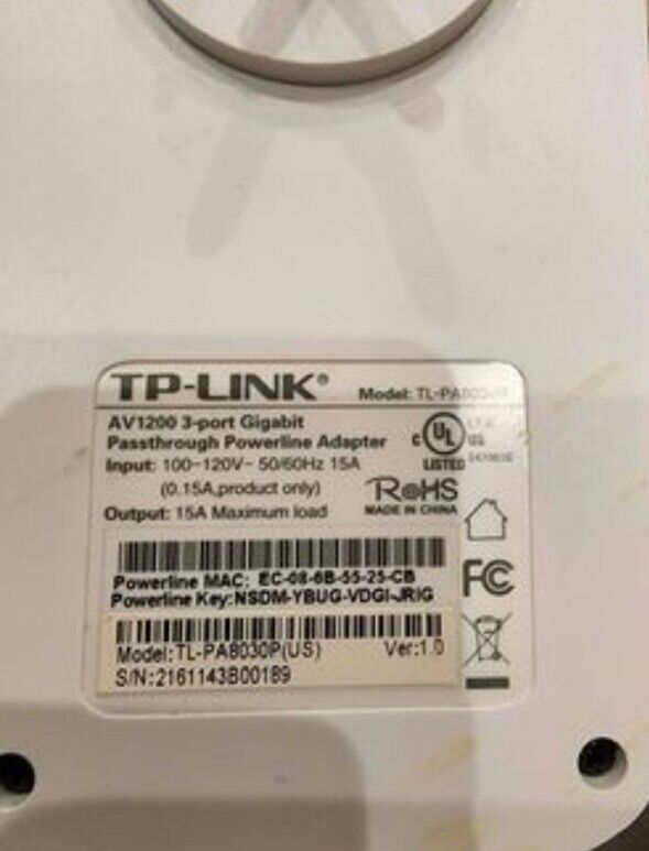 TP-LINK Av1200 Gigabit Passthrough Powerline Adapter 