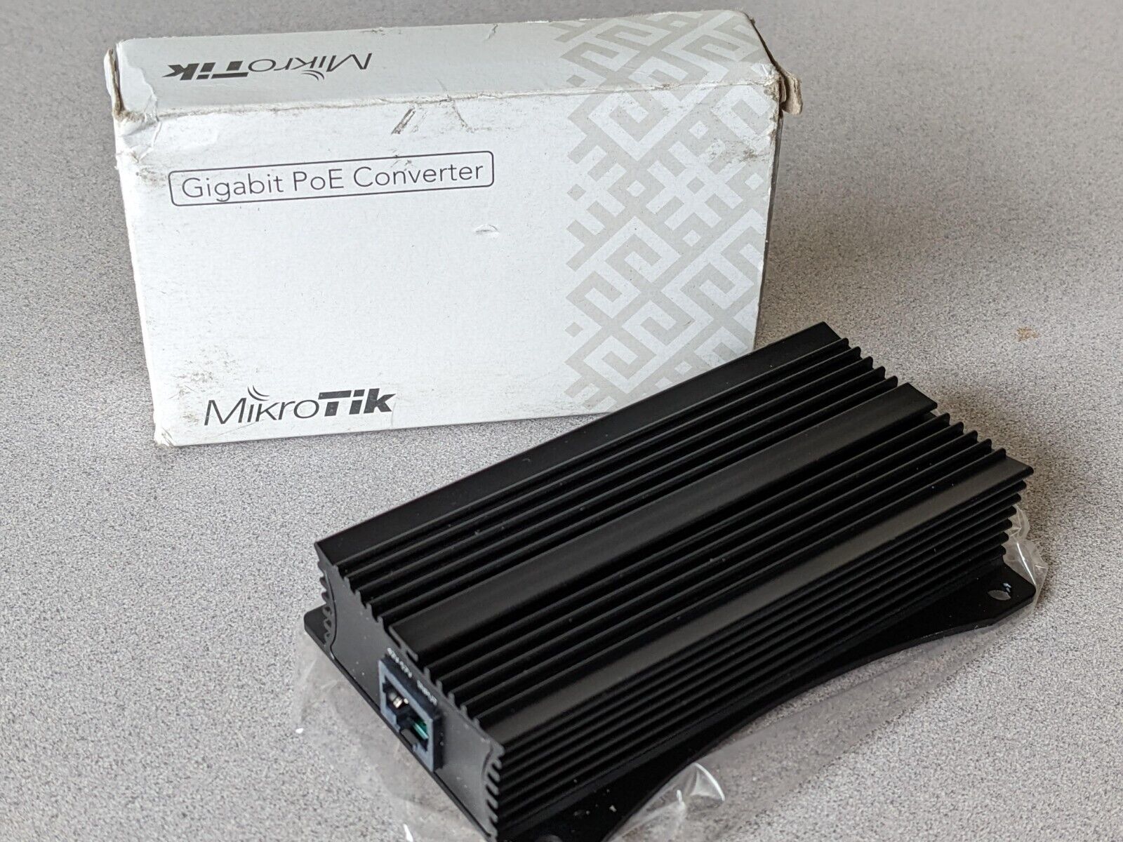 NEW Mikrotik 48 to 24V Gigabit PoE Converter RBGPOE-CON-HP Output Voltage 24V 1A
