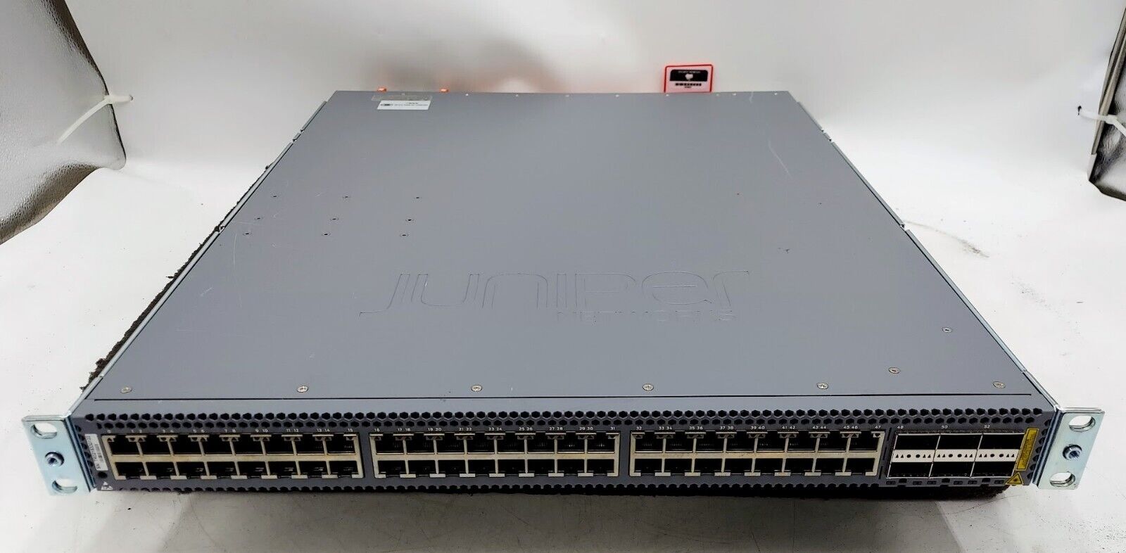 Juniper QFX5100-48T-AFO 48-Port Ethernet Switch w/ 5x Fans & Dual PSU