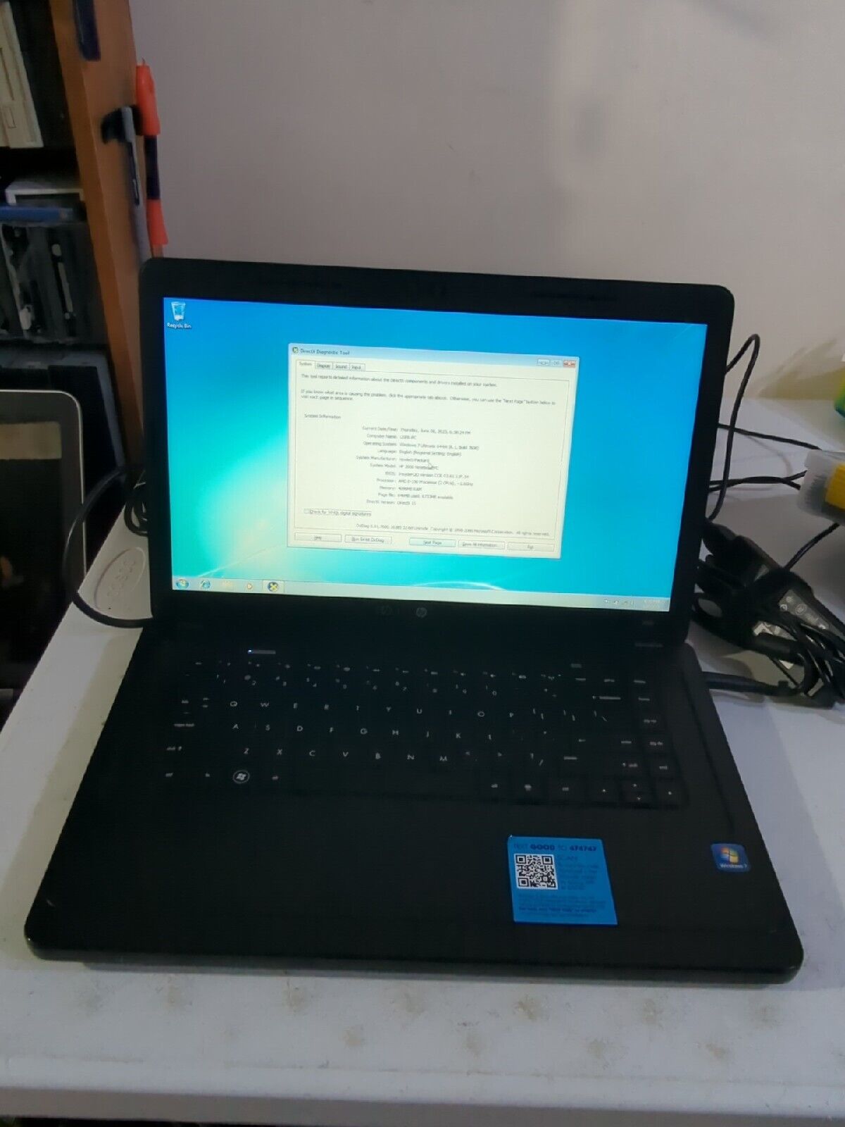 Hp 2000 laptop Windows 7- 4gb Ram - 120gb SSD, E-350 CPU - Dvd-rw - Webcam