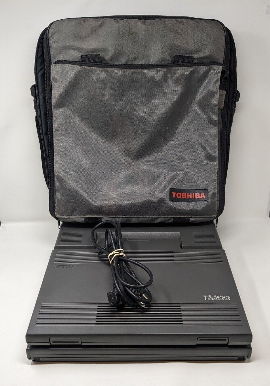 Toshiba T3200 Portable Computer -READ DESCRIPTION -
