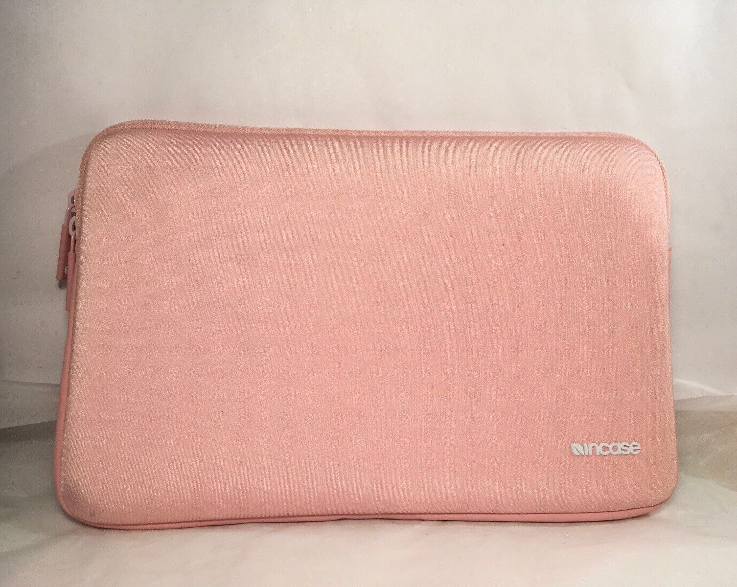 INCASE Mac Chrome Ipad eReader Cushion Tablet Sleeve 12”x8” Pink Blush Zip