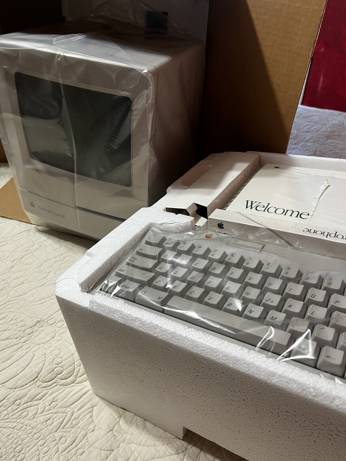 VINTAGE 1991 APPLE MACINTOSH CLASSIC II COMPUTER With Box  SEALED. RARE 