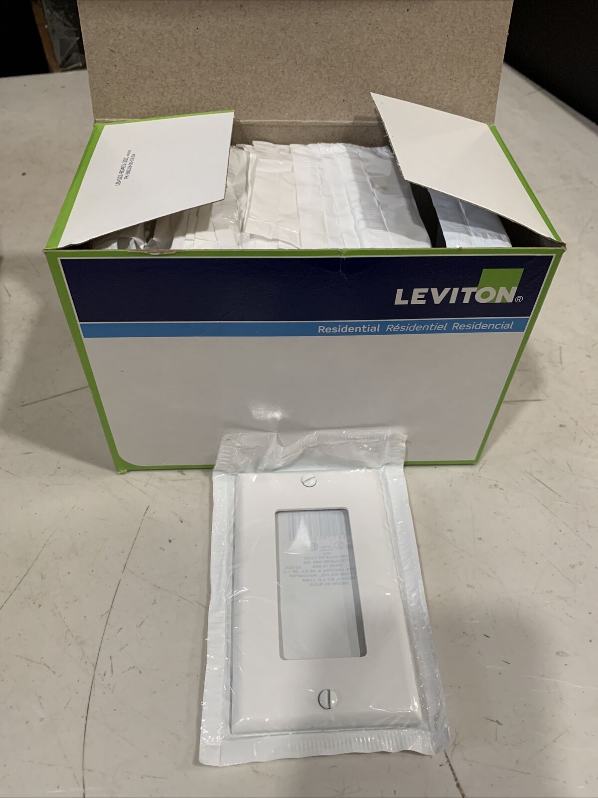 Leviton 021-80401-W 1 Gang Decora Faceplate White Qty. 20