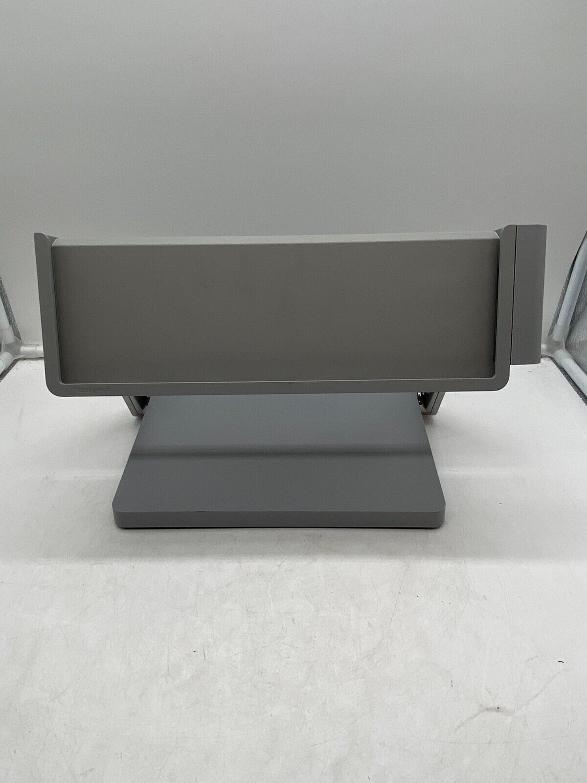 RB Kensington SD7000 Microsoft Surface Pro Docking Station Only 
