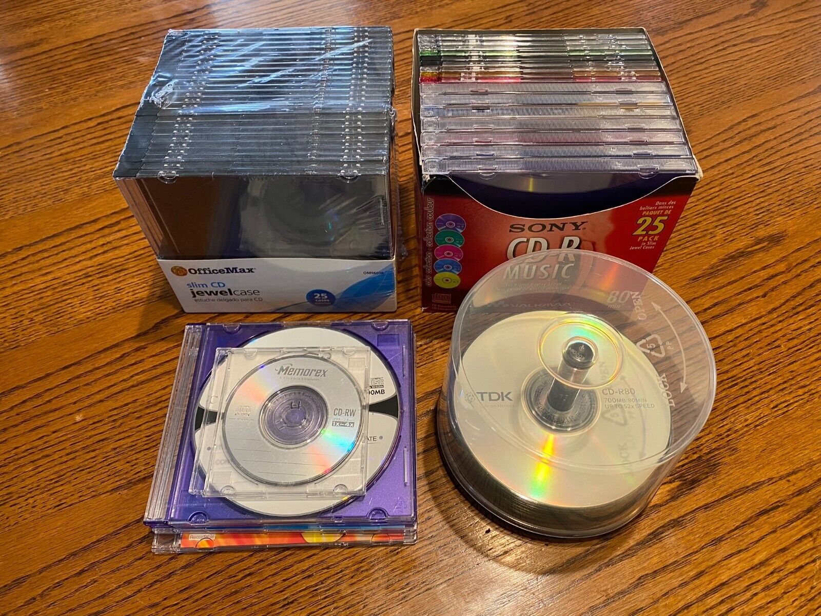  CD-R / CD-RW discs and jewel case bundle