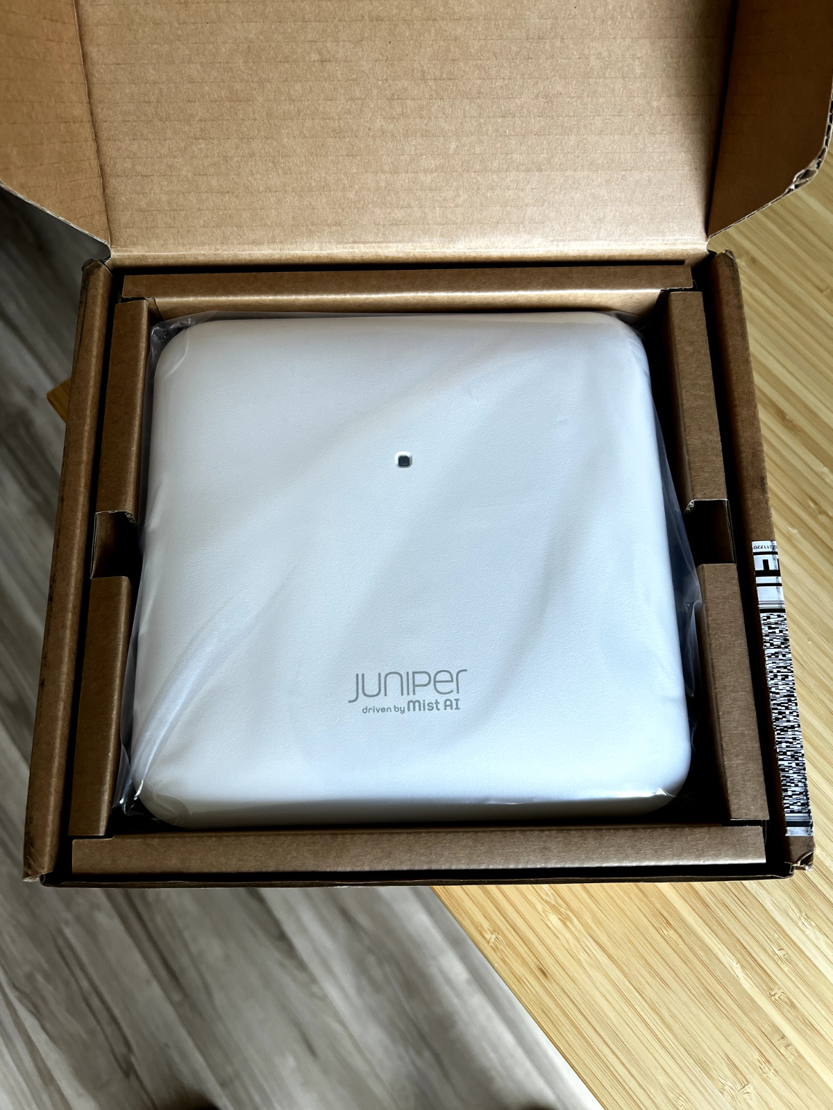 Juniper Networks Mist WiFi AP32-US, UNCLAIMED, Unused, 90 days Mist subscription